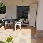 Lemon Tree Relaxing Guesthouse